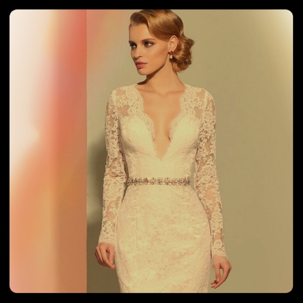 Lace wedding dress